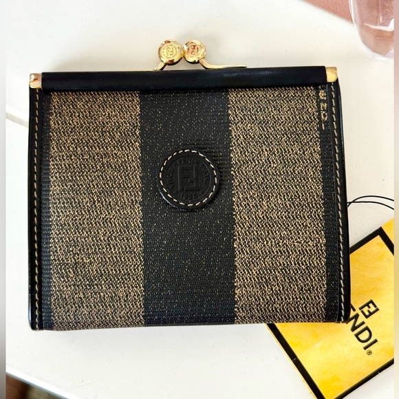 Fendi Pequin Kisslock Card/ Coin Purse Wallet - Picture 2 of 9